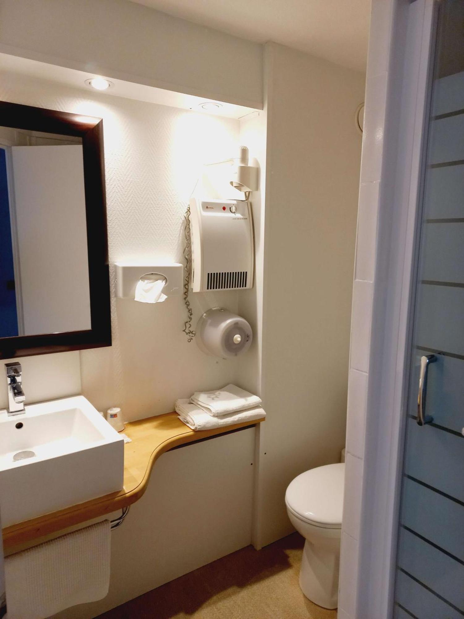 Brit Hotel Lorient Le Kerotel ภายนอก รูปภาพ