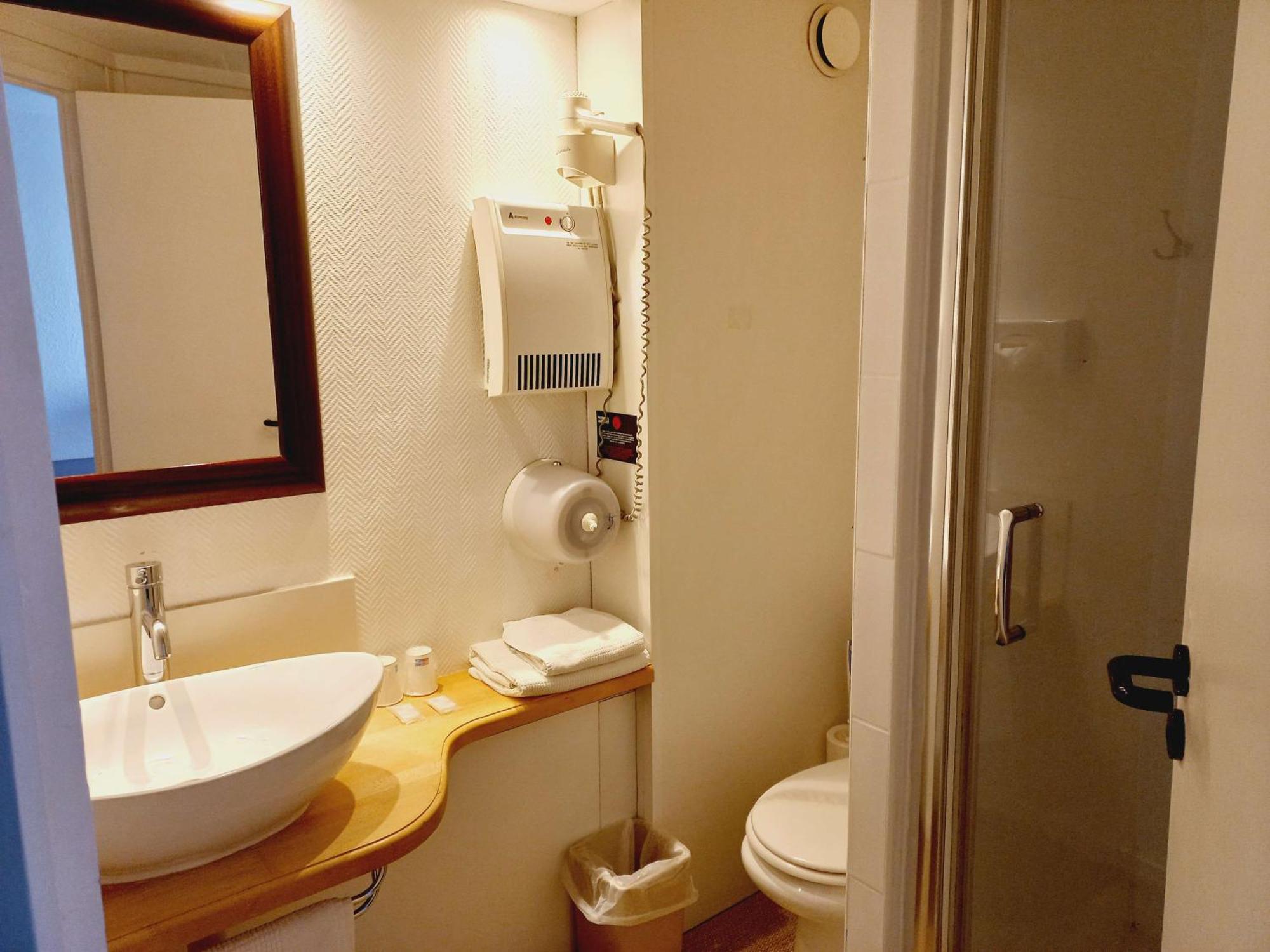 Brit Hotel Lorient Le Kerotel ภายนอก รูปภาพ