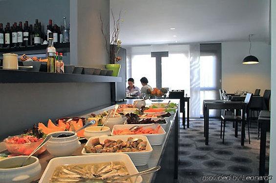 Brit Hotel Lorient Le Kerotel ร้านอาหาร รูปภาพ